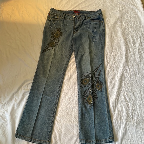 Women’s Bejeweled and Fancy Jeans - Picture 2 of 8
